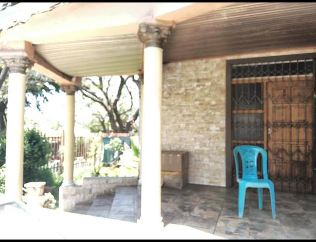 8 BEDROOM HOUSE FOR SALE IN BEZUIDENHOUT VALLEY